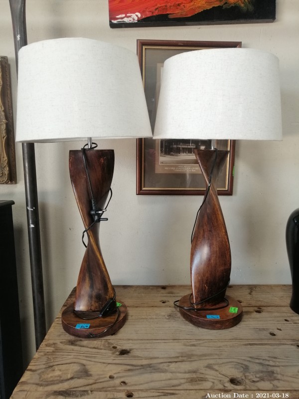 347 Stunning Paor of Lamps with Wooden Base