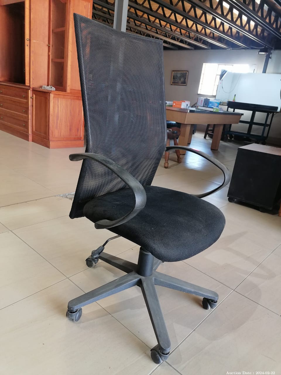 5520 - Office Chair on Wheels