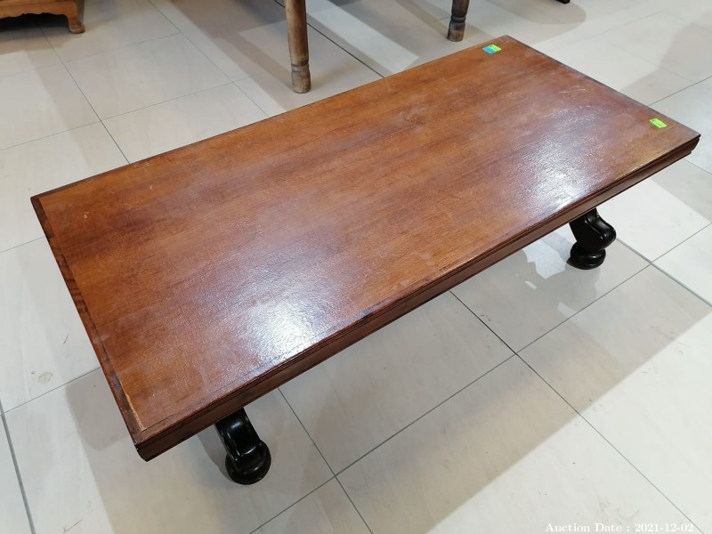 579 - Retro Style Wooden Coffee Table with Beautifully Styled Legs