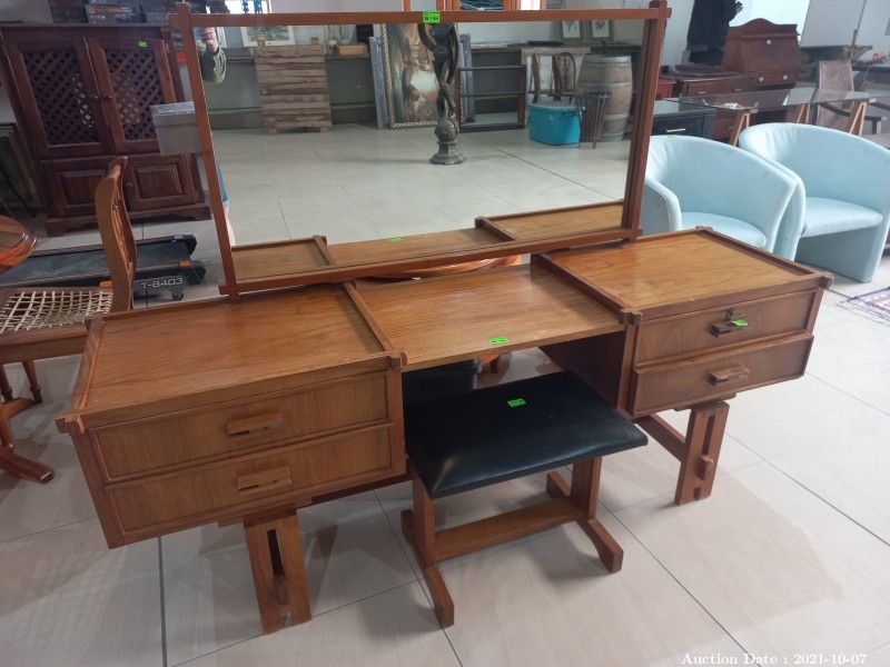 623 - Mid Century Wooden Dressing Table & Stool (Matches Lot 624)