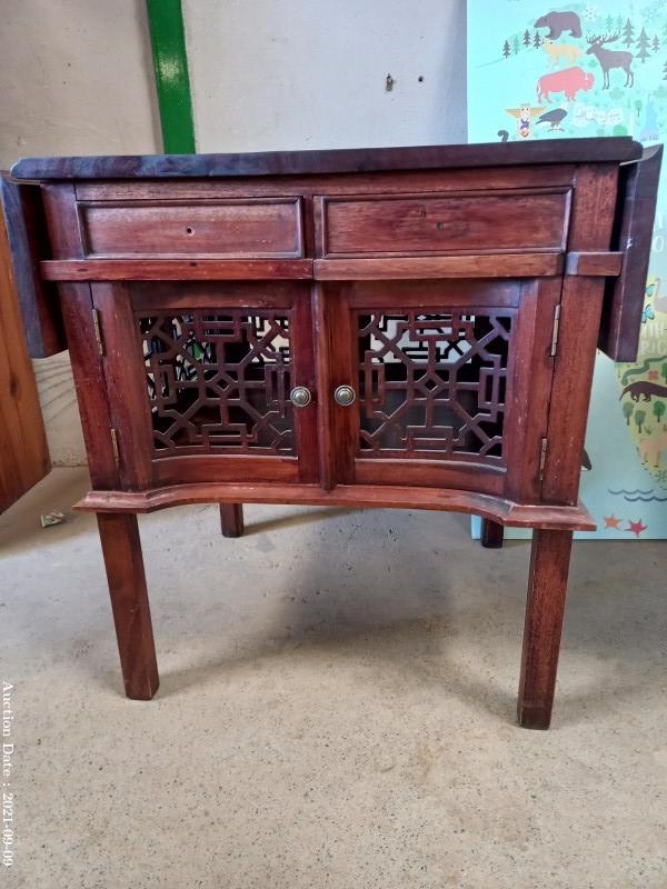 151 - Stunning Indonesian-style Side Table with extendable leaves