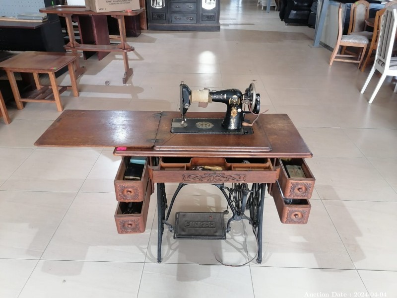 Lot 6420 - Vintage Singer Sewing Machine with Original Table