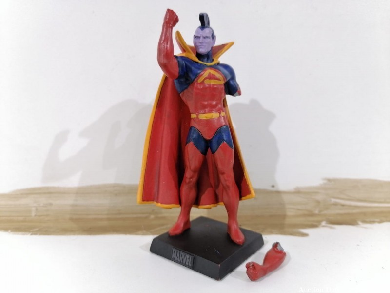 320 - Marvel Collectable Figurine with Magazine - Gladiator