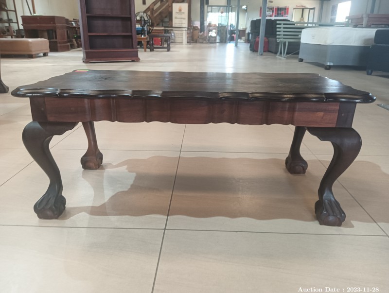 3897 - Wonderful Solid Wood Coffee Table with Ball and Claw Feet