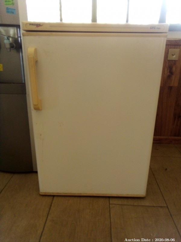 113 Bar fridge