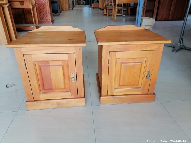 4793 - 2 Lovely Solid Wood Bedside Cabinets