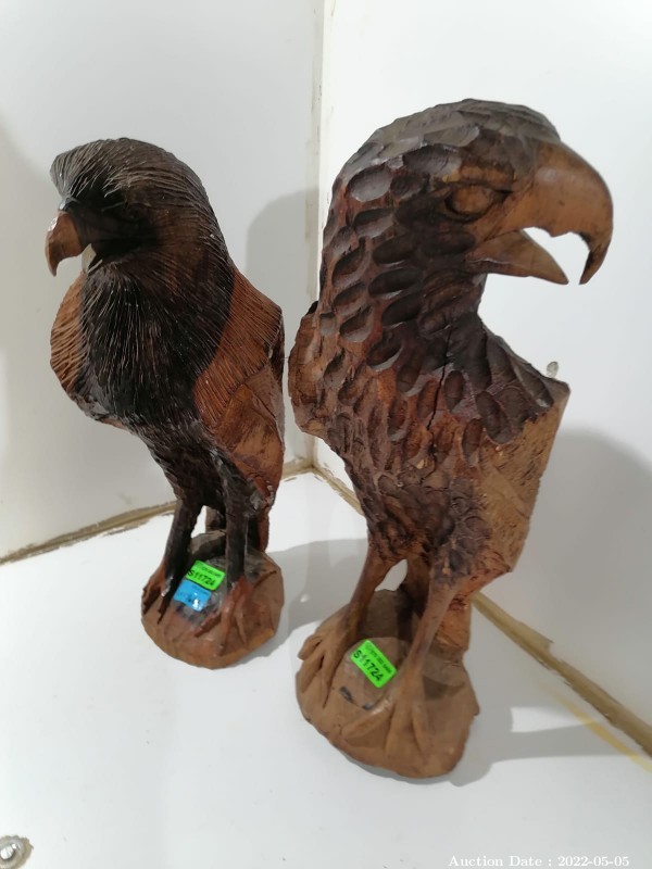 1669 - 2 x Carvings of Eagles in Wood