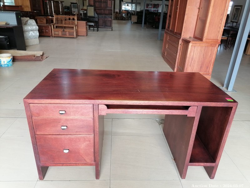 5762 - Wooden Computer Desk