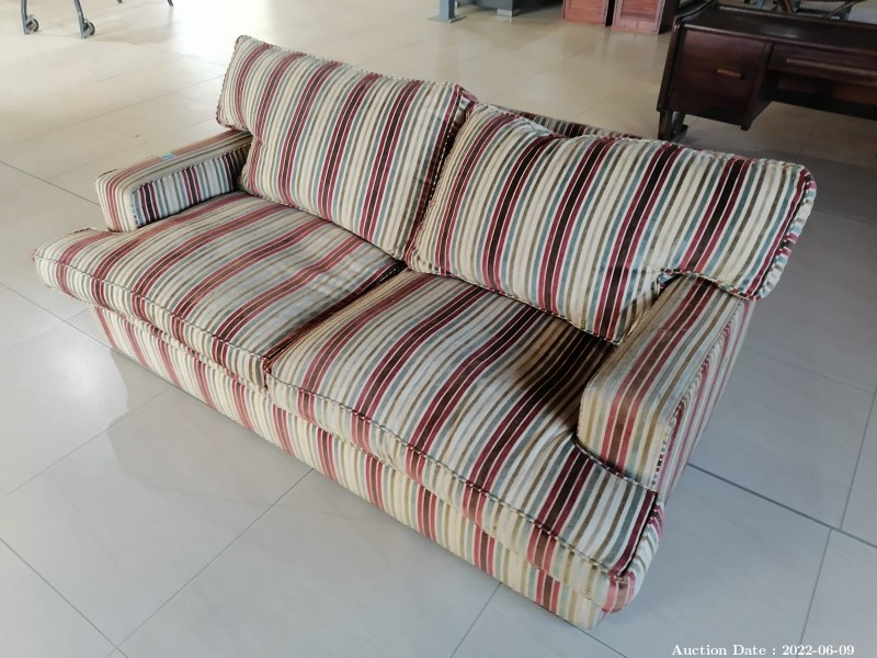 2031 - 1 x Striking 2-Seater Couch with Cushions in Striped Material