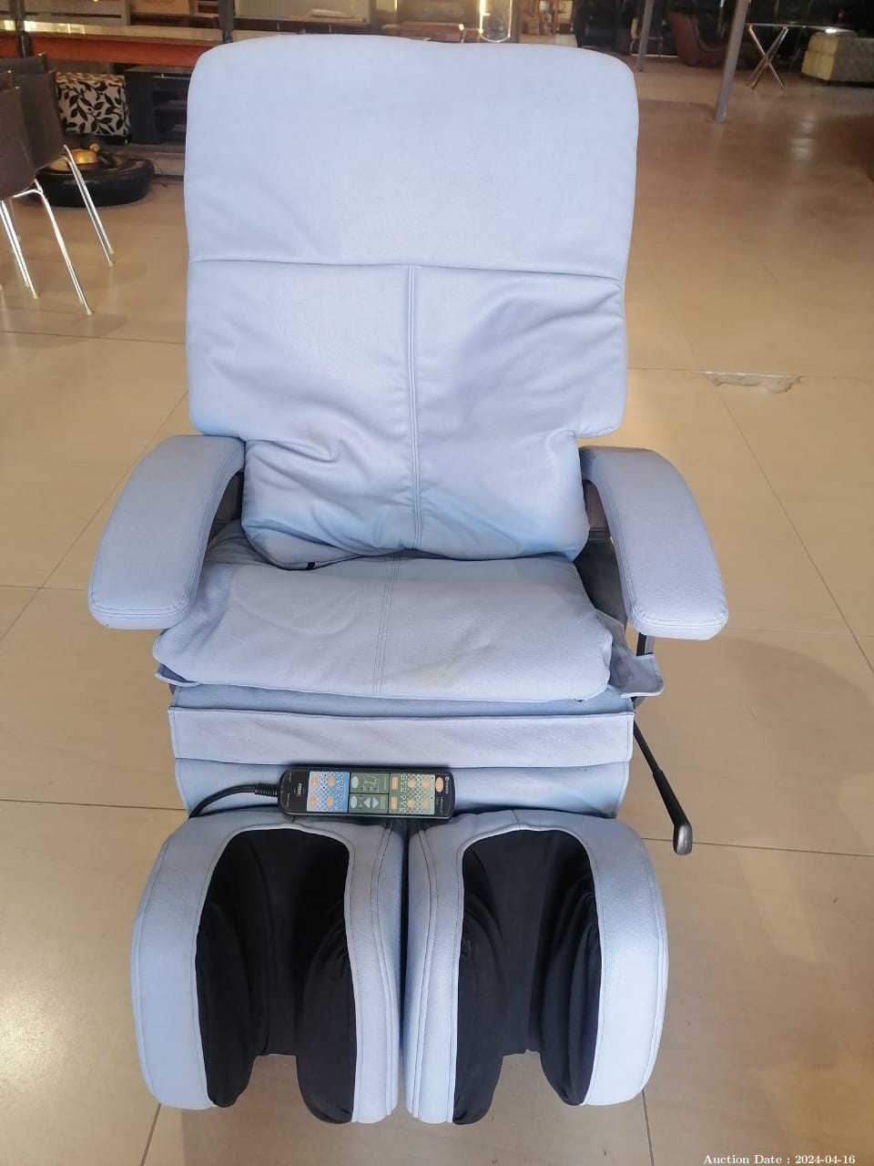 Lot 6617 - 1x Massage Chair