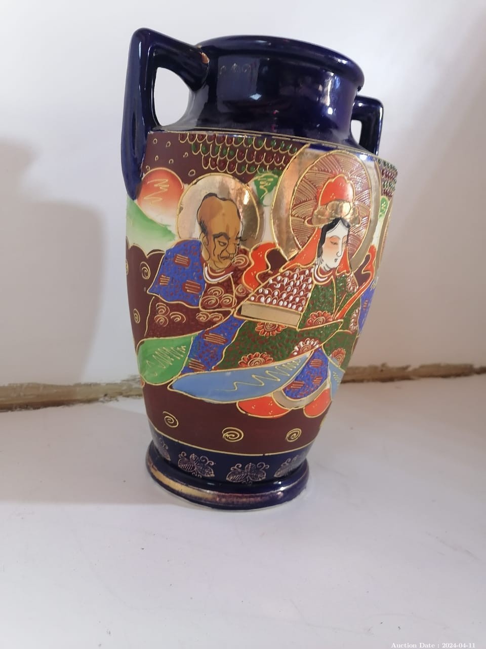 6555-Vintage Japanese Hand Painted Vase Urn