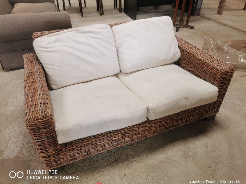 383 - 2-Seater Wicker Couch with Cushions
