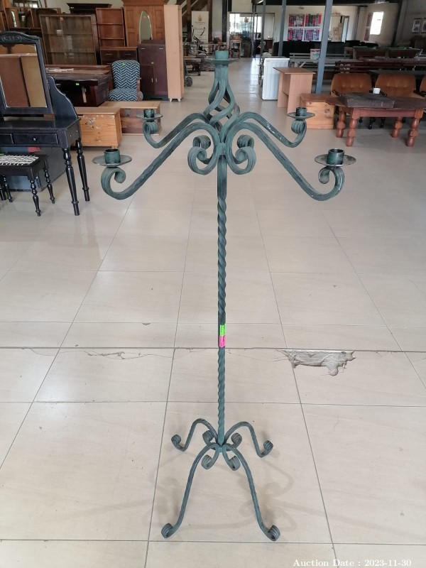 3976 - Lovely Wrought Iron Candle Holder
