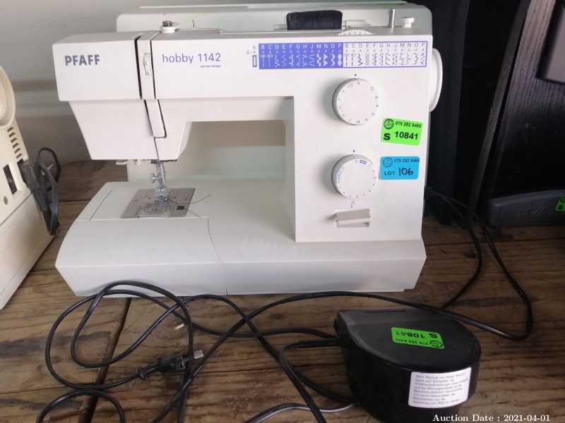 106 Pfaff Hobby 1142 Sewing Machine - German Design