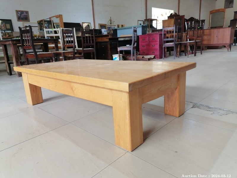 Lot 5790 - Beautiful Solid Oak Coffee Table