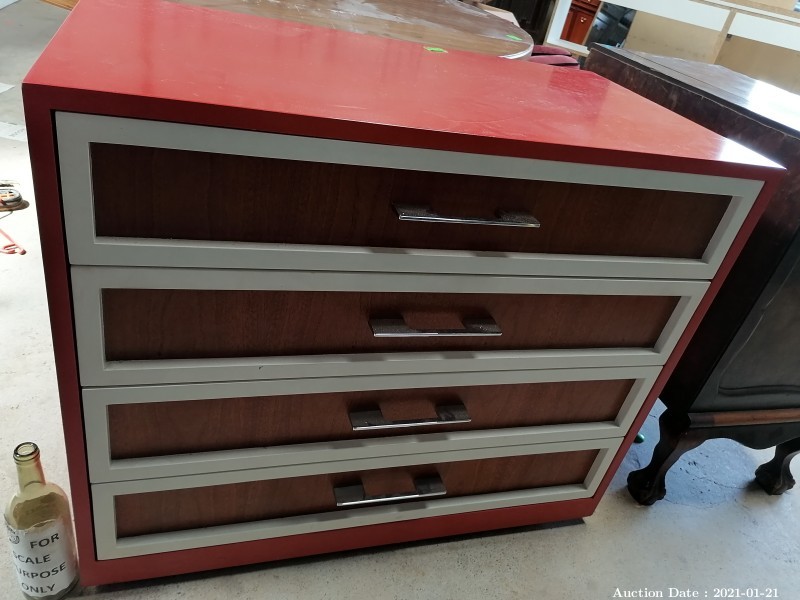 109 Chest of Drawers