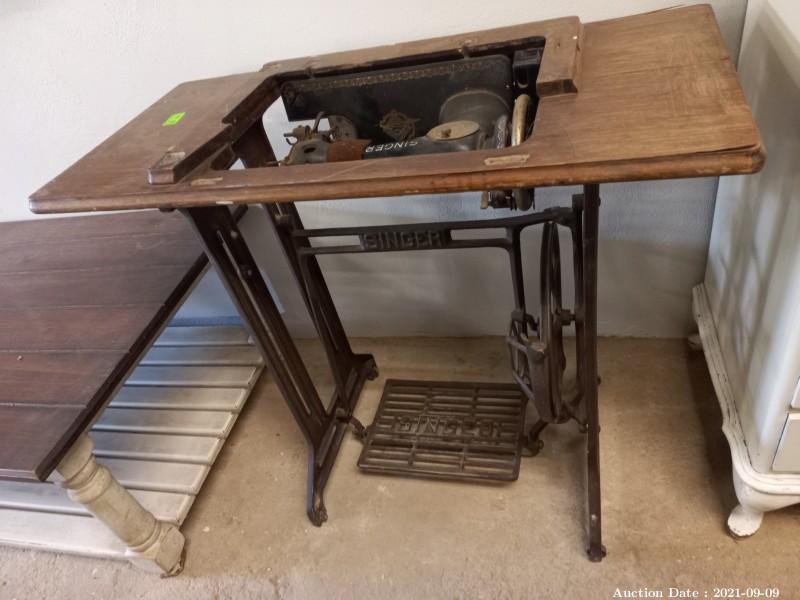 137 - Singer Sewing Machine Table