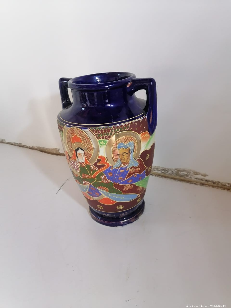 6556-Vintage Japanese Hand Painted Vase Urn