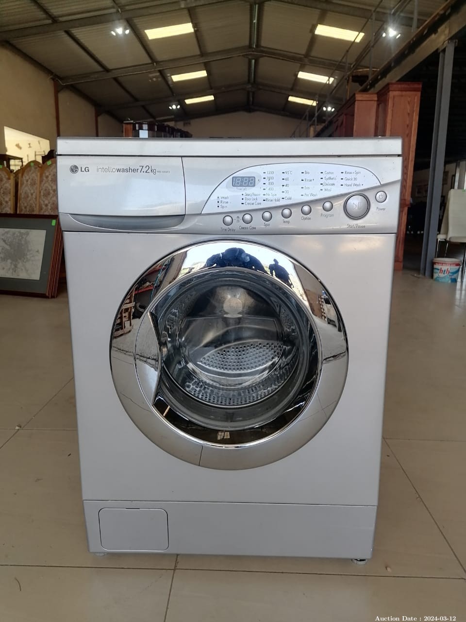 Lot 5825 - LG 7,2kg Front Loader Washing Machine