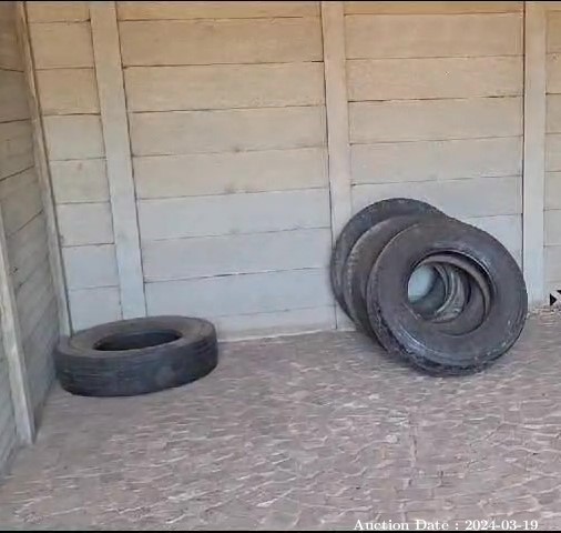 Lot 04 - Tyres Unit