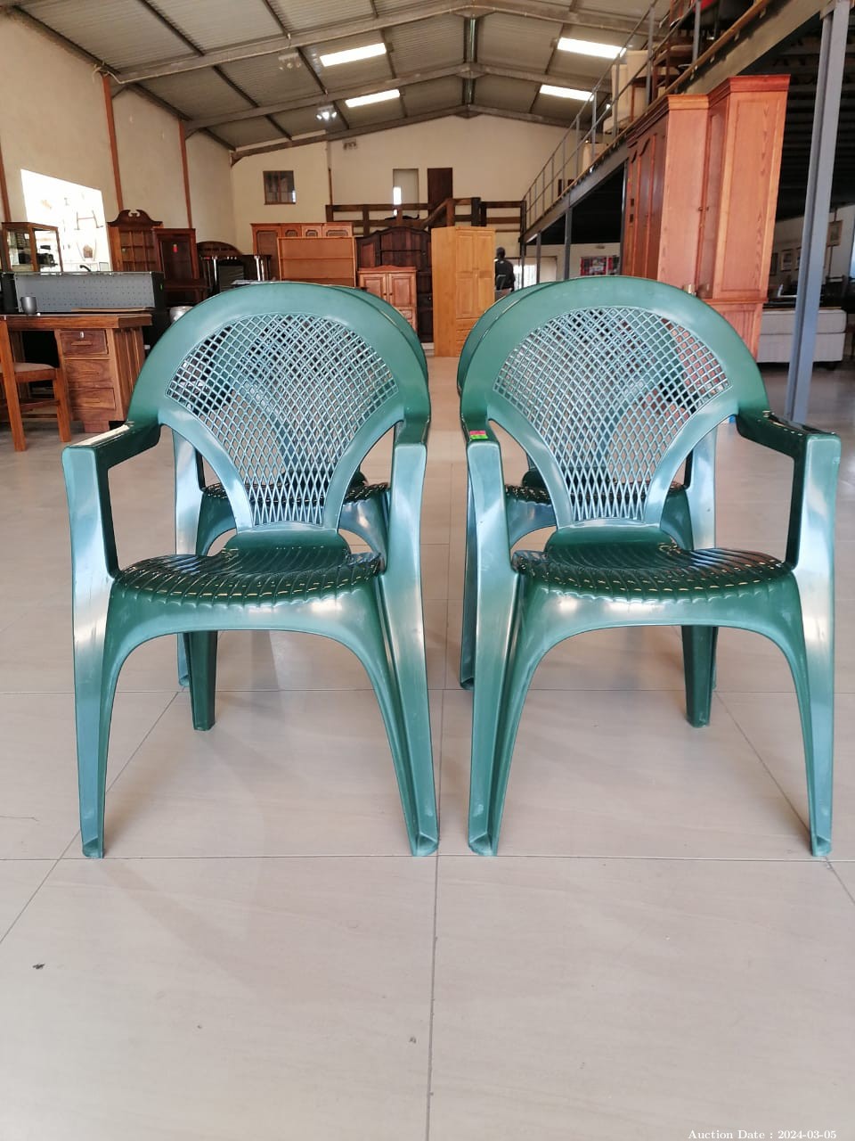5686 - 4 Composite Chairs