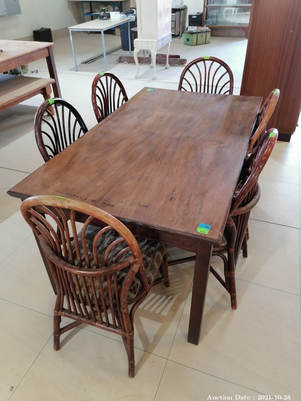 190 - 6 SEATER DINING ROOM TABLE