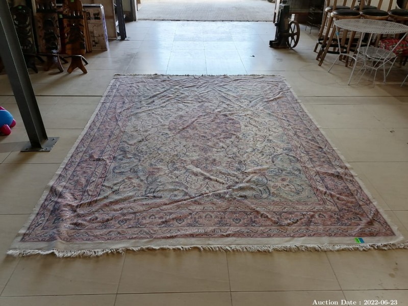 2171 - Large Persian style Carpet