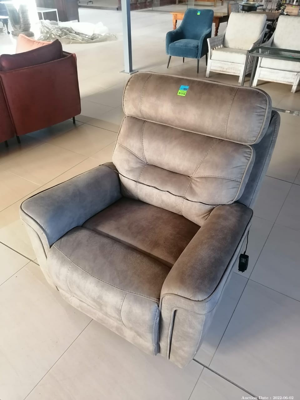 1957 - 1 x Electric Recliner, faux leather