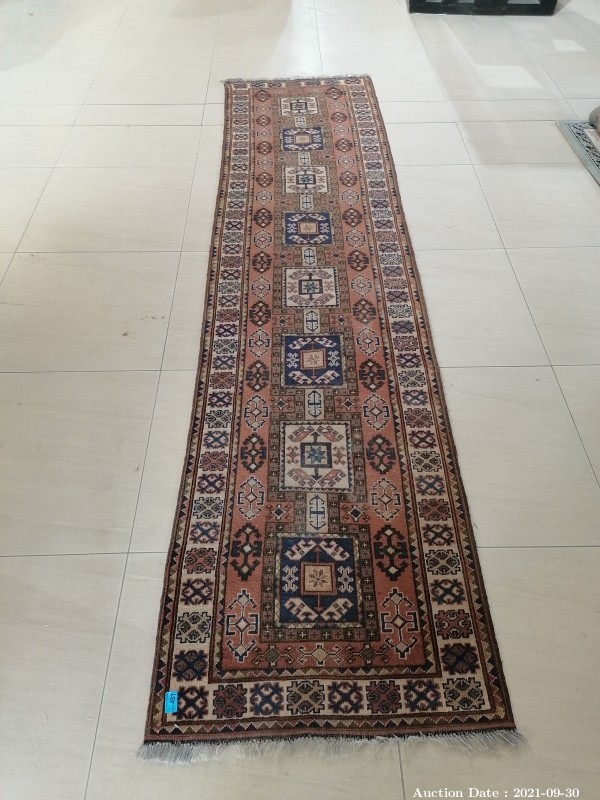 1437 - Persian Style Knotted Runner