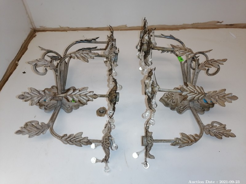 367 - Beautiful Pair of Wall Mounted Candle Holders in Metal and Glass
