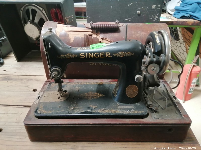 109 Vintage Sewing Machine