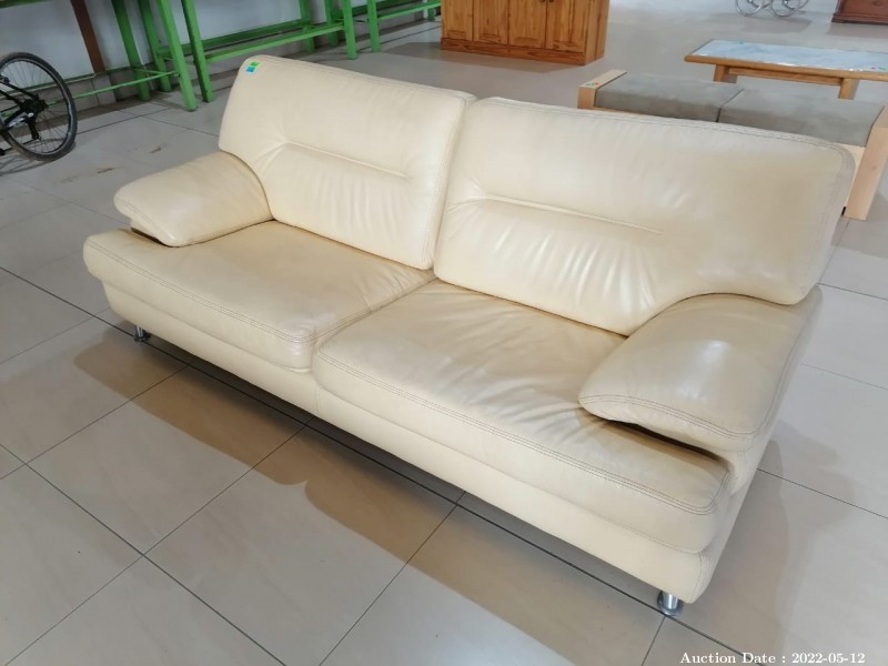 1789 - 2-Seater Cream Leather Couch