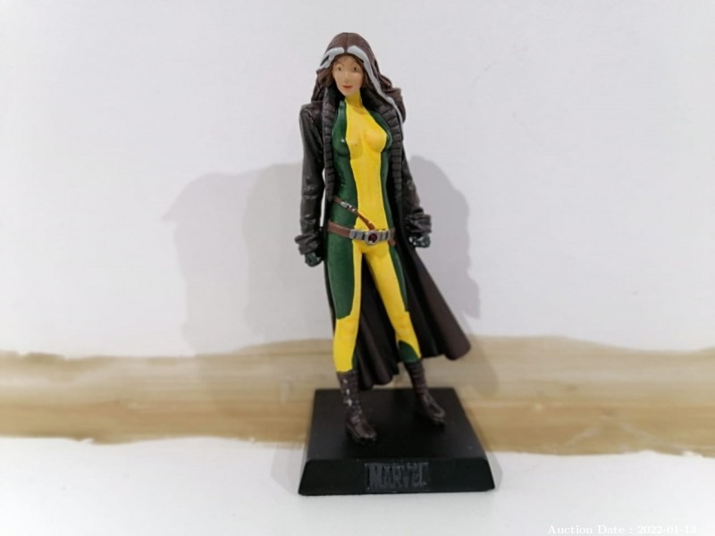 324 - Marvel Collectable Figurine with Magazine - Rogue