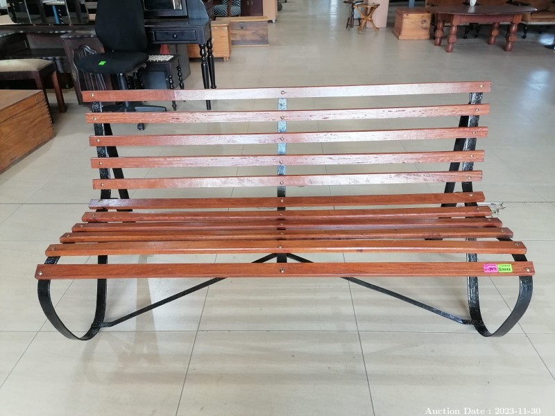 3971 - Amazing Metal and Solid Wood Garden Bench