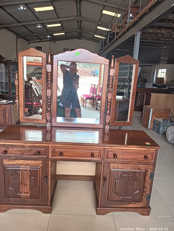 4108 - Solid Wood Dressing Table with Movable Mirrors, Drawers and Cupboards