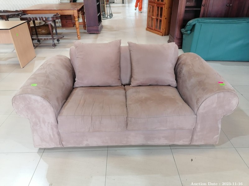 3722 - Lovely Upholstered 2 Seater Couch
