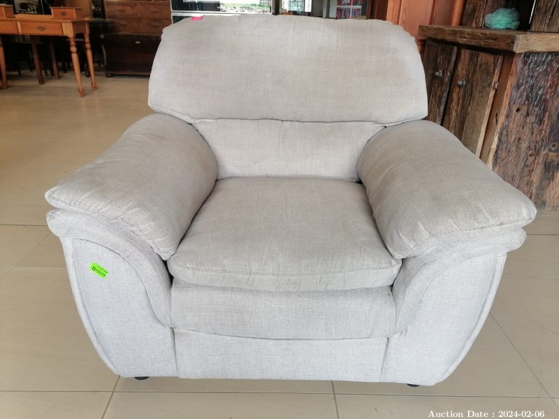 5347 - Lovely Upholstered Armchair