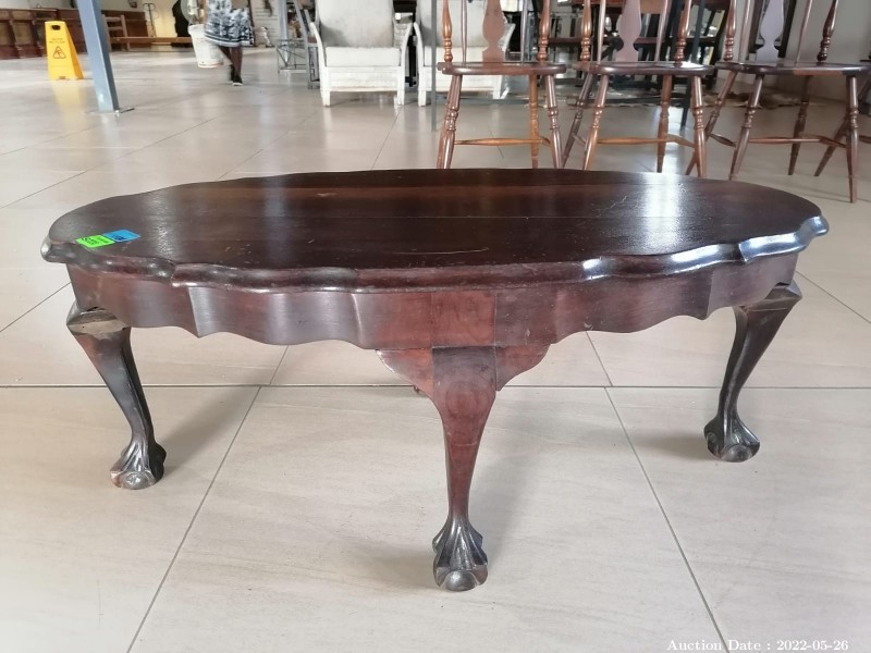 1934 - 1 x Ball Claw Oval Table, solid wood
