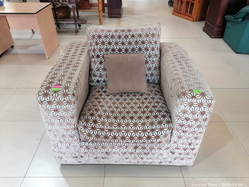 3721 - Lovely Upholstered Armchair