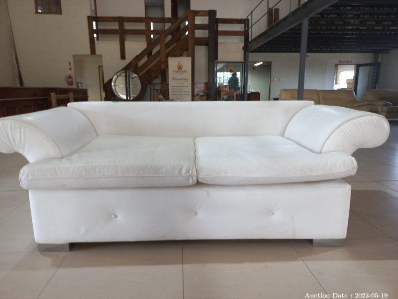 1826 - 1 x 2 Seater White Leather Couch