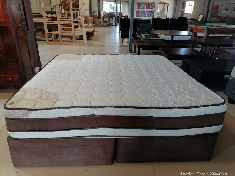 5130 - 2 Single Bases with a King Size Mattress 