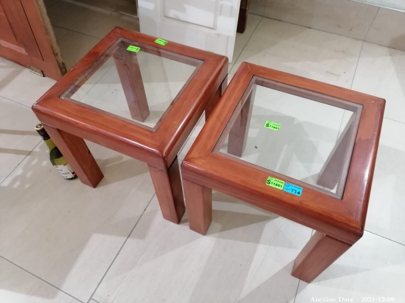 774 - Pair of Side Tables (Matches 775)