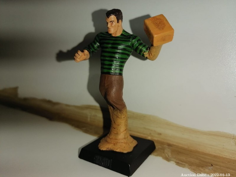 326 - Marvel Collectable Figurine with Magazine -  Sandman
