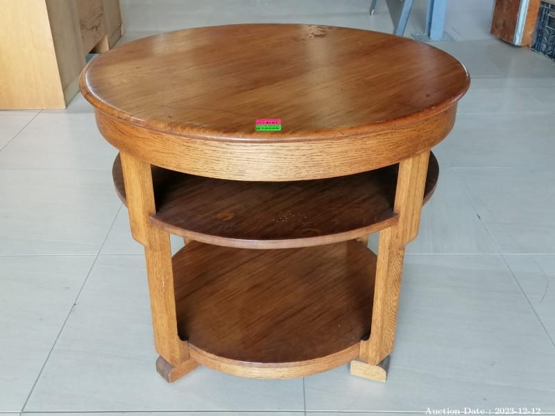 4121 - Lovely Solid Wood Coffee Table