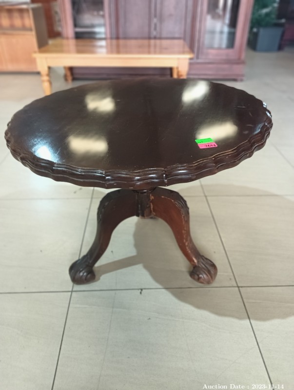 3820 - Round Solid Wood Table with Decorative Table Legs