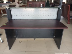 Description 3652 - Reception Desk with Glass Shelf