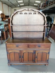 Description 3257 - Splendid Solid Wood Sideboard with Display Section