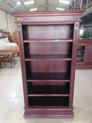 Description 3728 - Solid Wood Set of Shelves