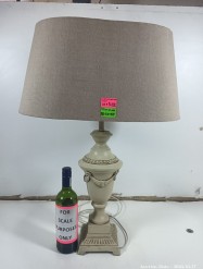 Description 3299 - Magnificent Decorative Table Lamp with Lamp Shade