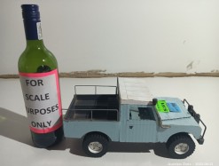 Description 2344 - Special Cardboard Land Rover Model